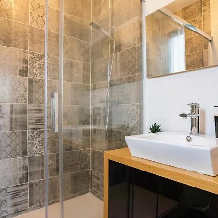 Des Rives Du Vila Montans